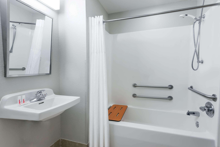 Bathroom 4, SureStay Plus Hotel by Best Western Morgantown, Monongalia