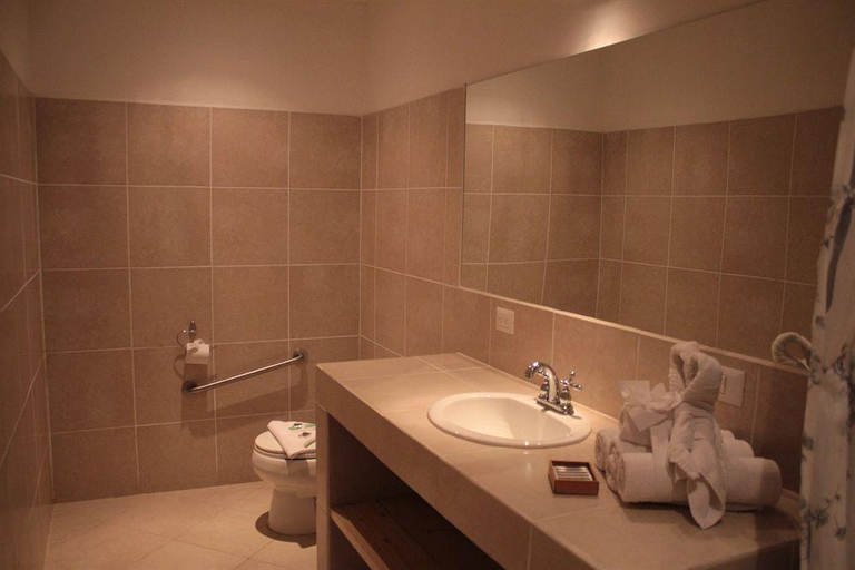 Bathroom 4, Hotel Luisiana, Santa Ana