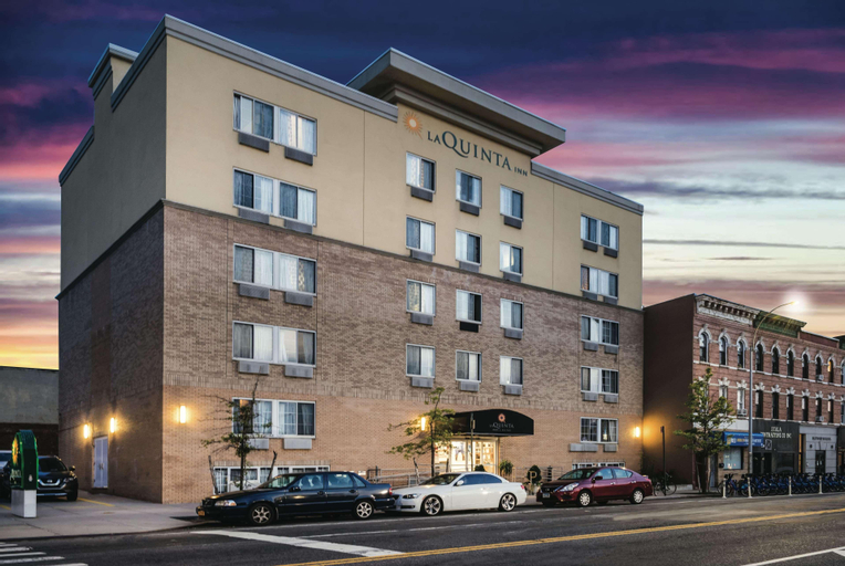 La Quinta Inn & Suites by Wyndham Brooklyn Downtown, New York