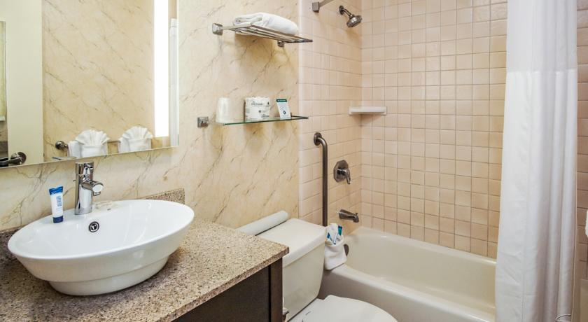 Bathroom 4, Red Lion Hotel Monterey, Monterey