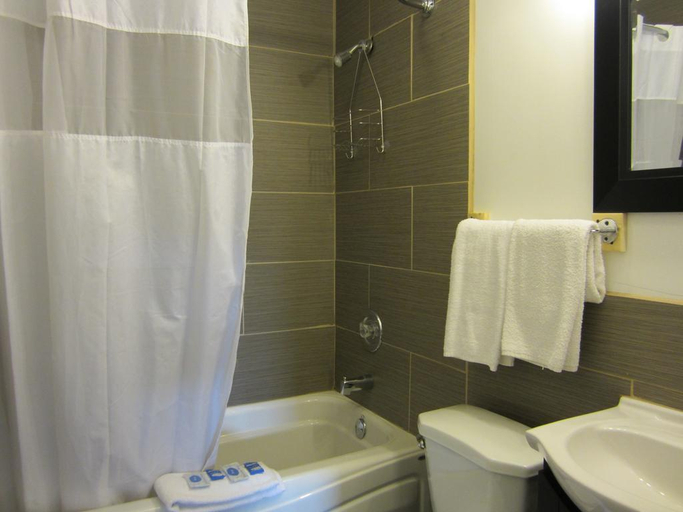 Bathroom 4, Trans Canada Motel, Thompson-Nicola