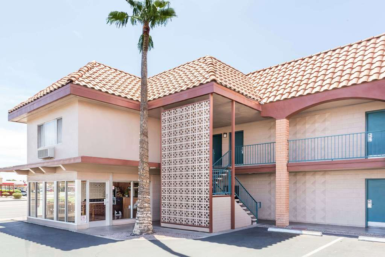 Exterior & Views 2, Travelodge by Wyndham Mesa, Maricopa