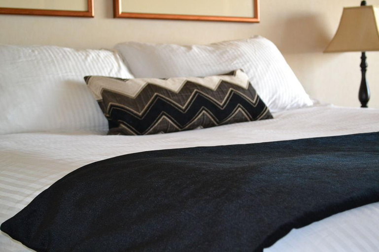 Bedroom 3, The Buckingham Athletic Club, Cook