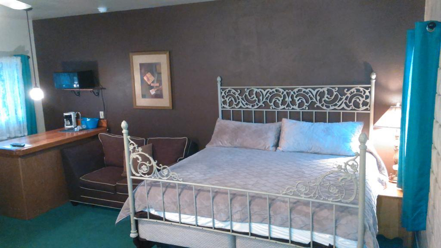 Bedroom 3, Black Forest Lodge, San Bernardino