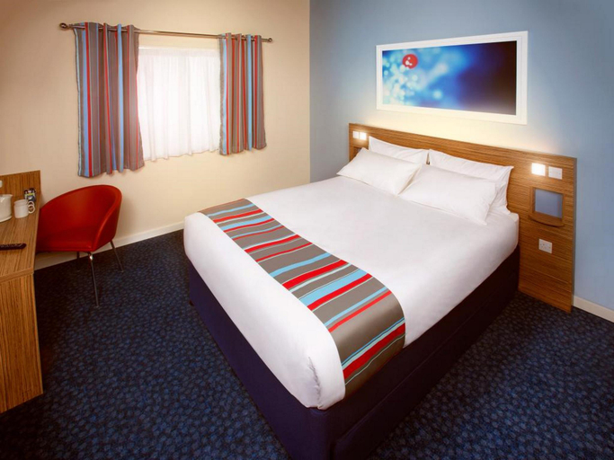 Bedroom 4, Travelodge Wirral Eastham, Wirral