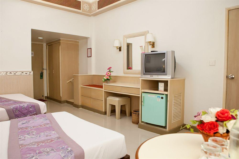 Bedroom 4, The Tanyong Hotel Narathiwat, Muang Narathiwat