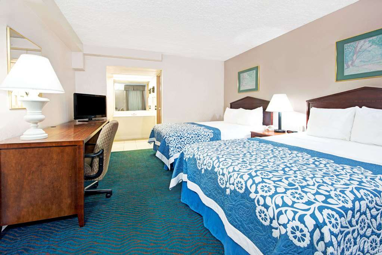 Bedroom 4, Days Inn by Wyndham St. Louis Lindbergh Boulevard, Saint Louis