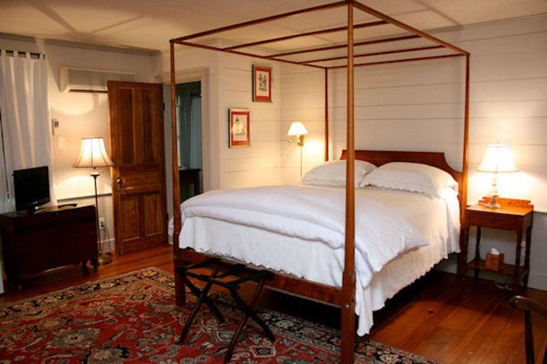 Bedroom 1, The Inn at Bingham School, Orange