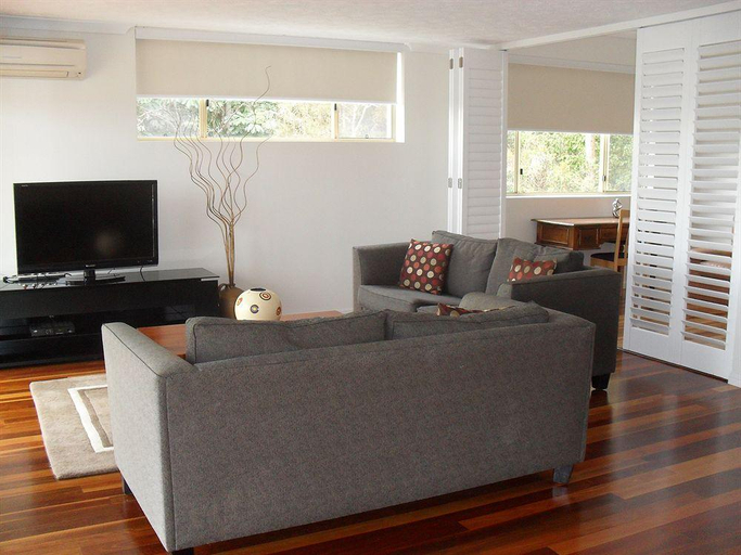 Public Area 3, Little Cove Currumbin, Gold Coast