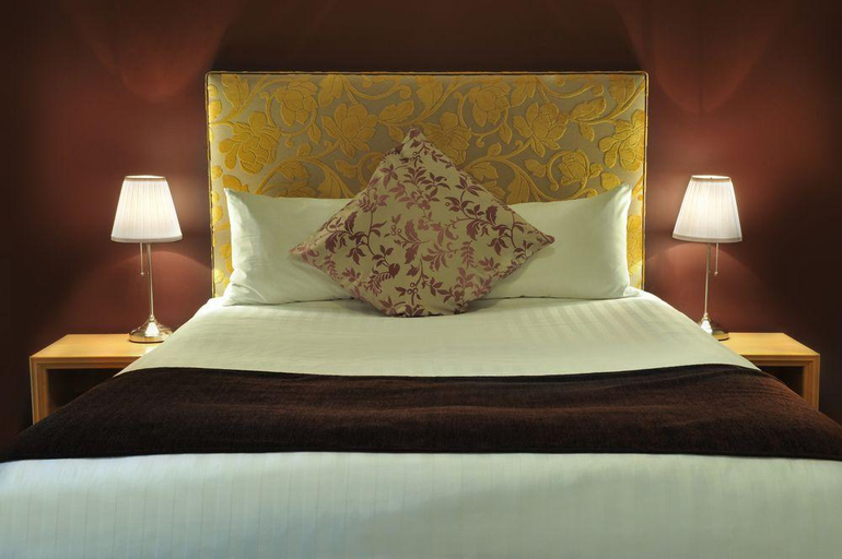 Bedroom 4, Antoinette Hotel Wimbledon, London