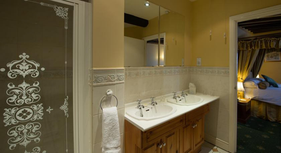 Bathroom 4, Prince Rupert Hotel, Shropshire