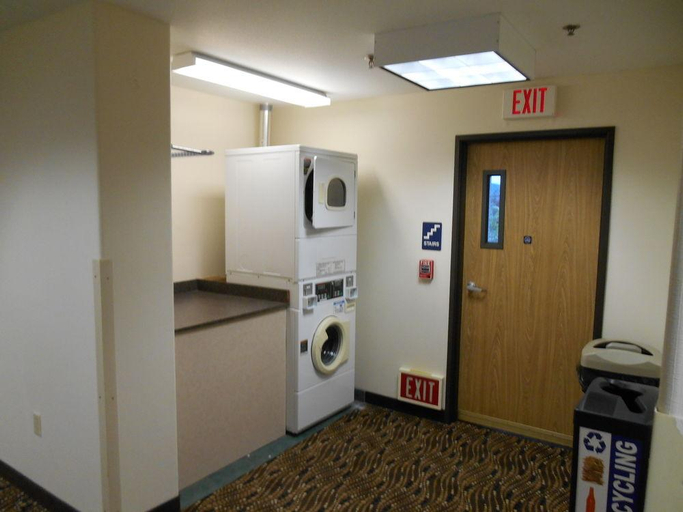 Public Area 3, Motel 6 Sutherlin, OR, Douglas