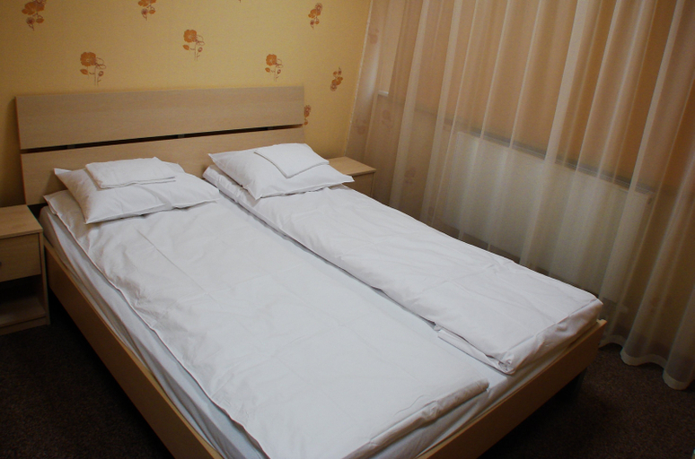 Bedroom 3, Eurohotel, Maardu