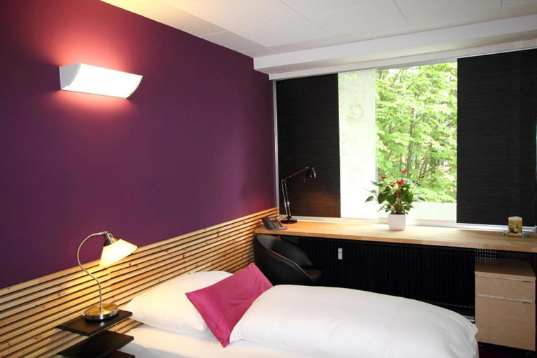 Bedroom 2, College Garden Hotel, Baden