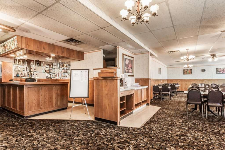 Food & Drinks 5, Moosejaw Inn, Division No. 7
