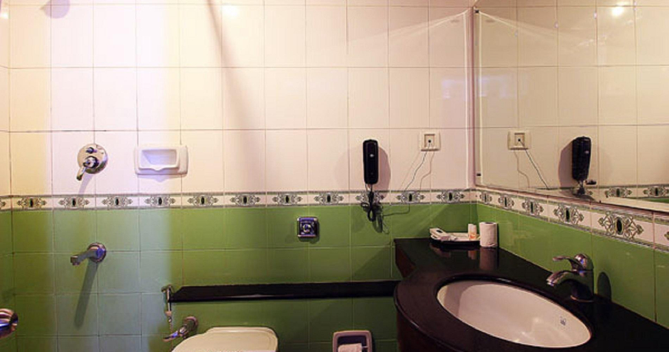 Bathroom, Hotel Ruby Arena, Thiruvananthapuram