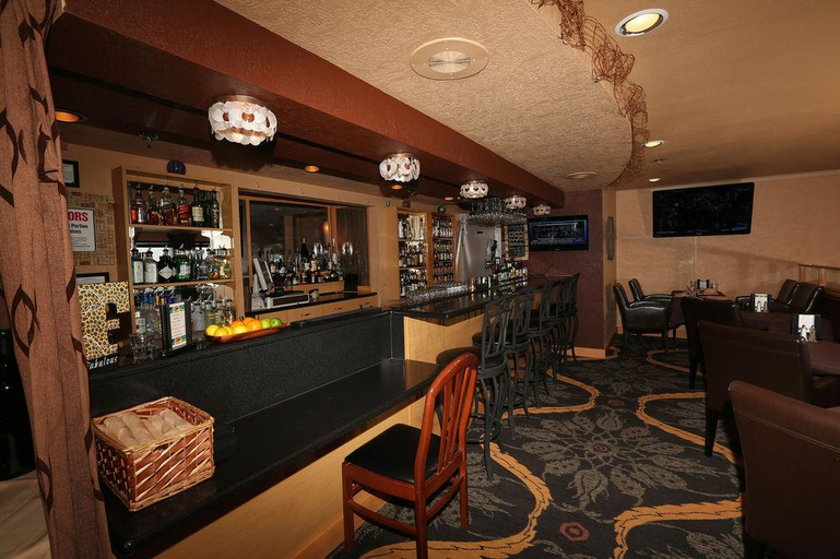 Food & Drinks 5, Driftwood Shores Resort And Conference Center, Lane