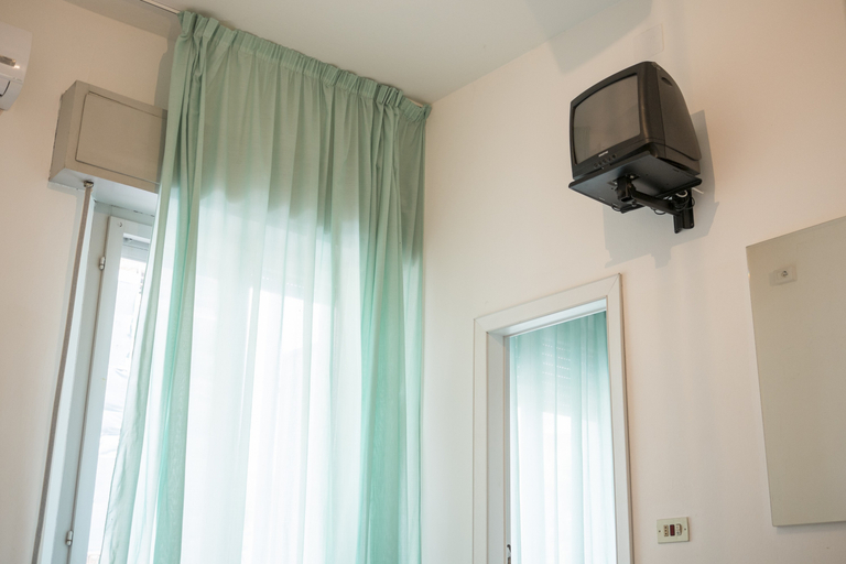 Bedroom 3, Hotel San Remo, Rimini
