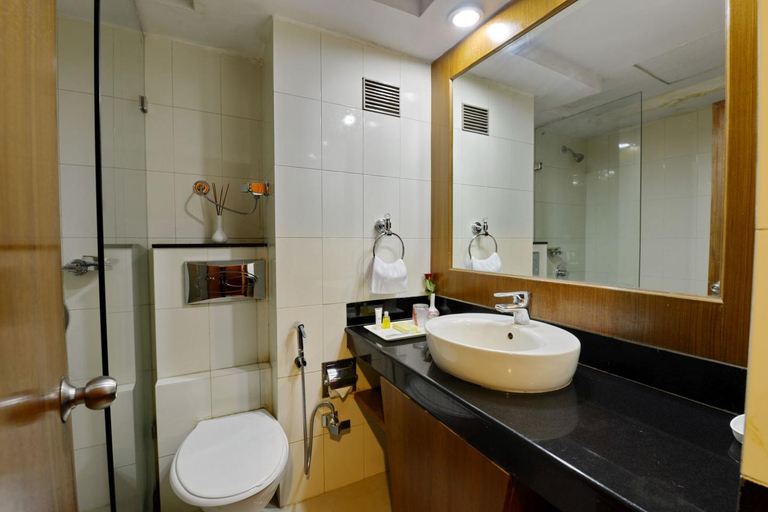 Bathroom 3, Hotel Patliputra Ashok, Patna