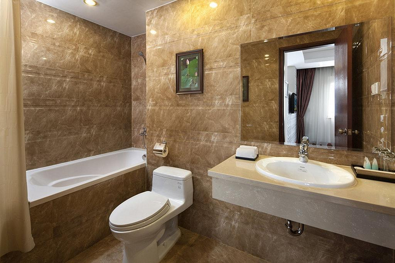 Bathroom, First Eden, Ba Đình