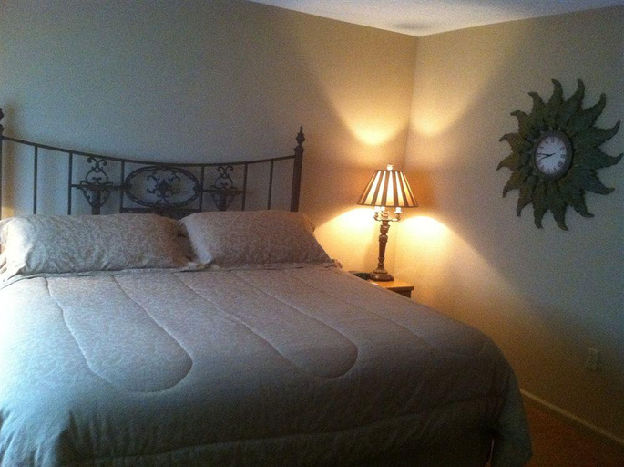 Bedroom 2, Laurel Inn Condominiums, Sevier