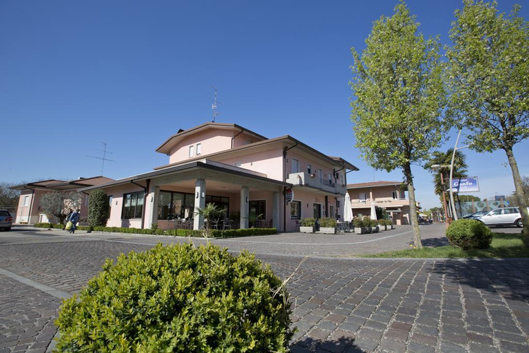 Exterior & Views 2, Hotel Ganfo, Brescia