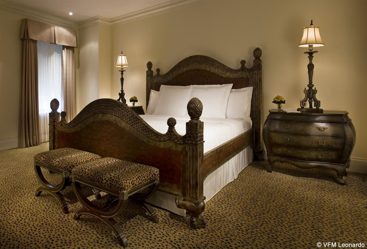 Bedroom 2, Hotel Le St-James, Montréal