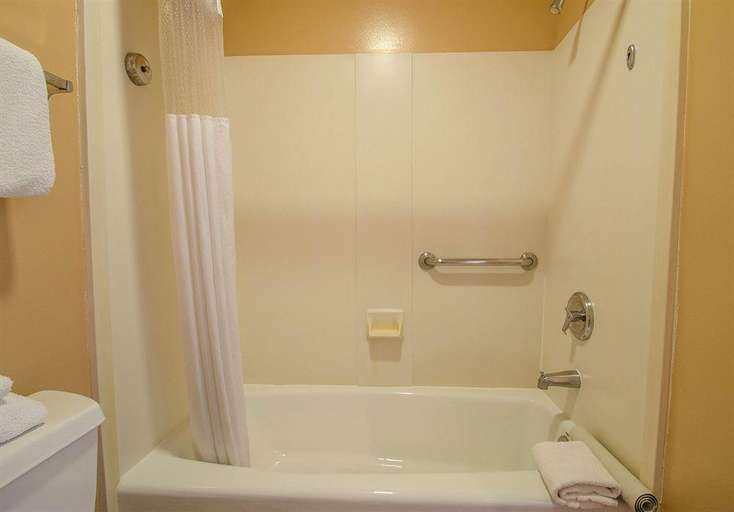 Bathroom 4, Continental Inn, Santa Cruz