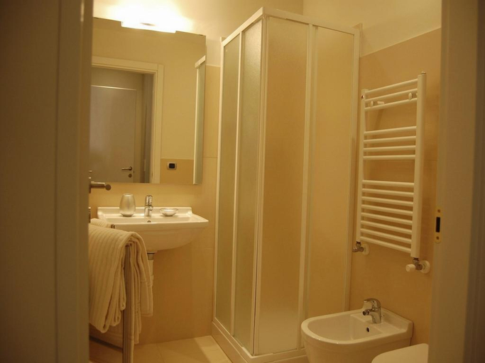 Bedroom 5, Residenza Il Nespolo - Estella Hotels Italia, Torino