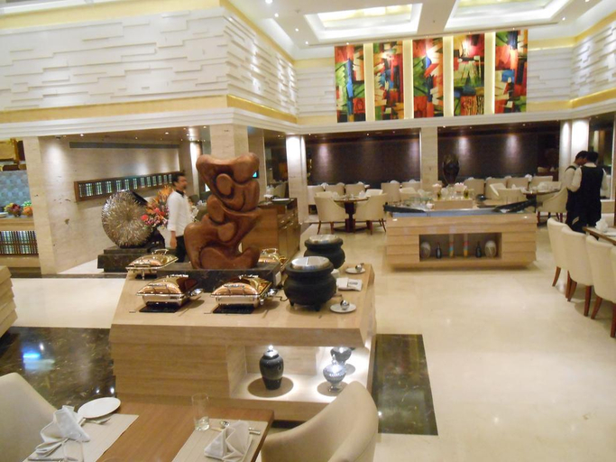 Public Area 3, Park Ascent, Gautam Buddha Nagar