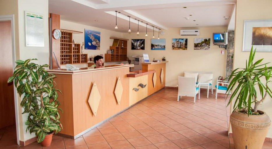 Public Area 2, Agava, Sali