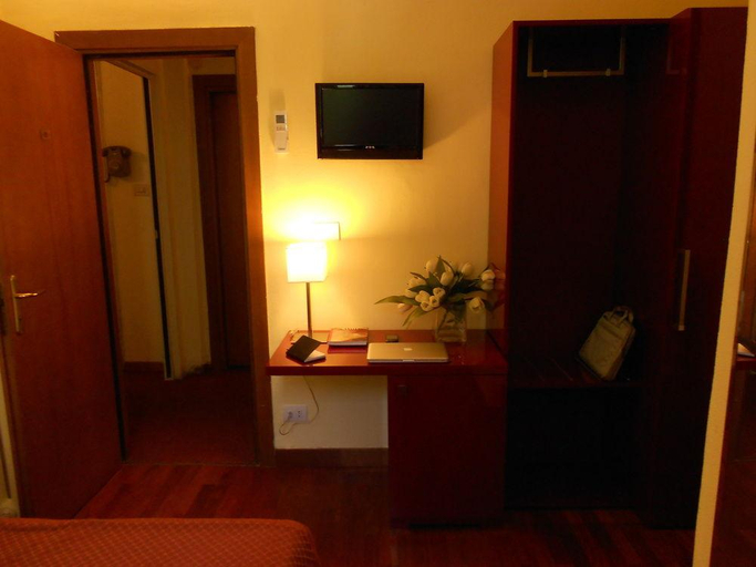 Exterior & Views 2, Hotel Minerva, Milano