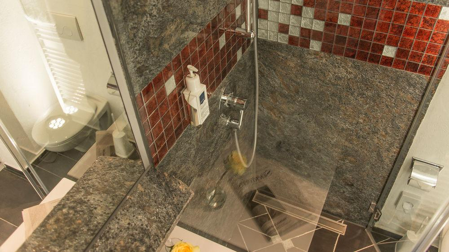 Bathroom 4, Terrassenhof, Miesbach