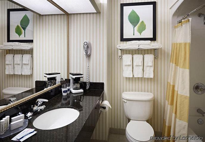 Bathroom 3, Fairfield Inn By Marriott Toronto Oakville, Halton