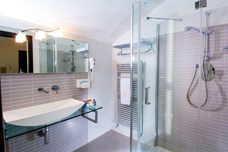 Bathroom 4, Hotel St. Moritz, Rimini