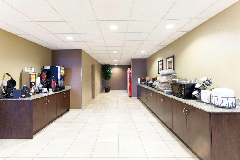 Public Area 2, Microtel Inn & Suites by Wyndham Searcy, White