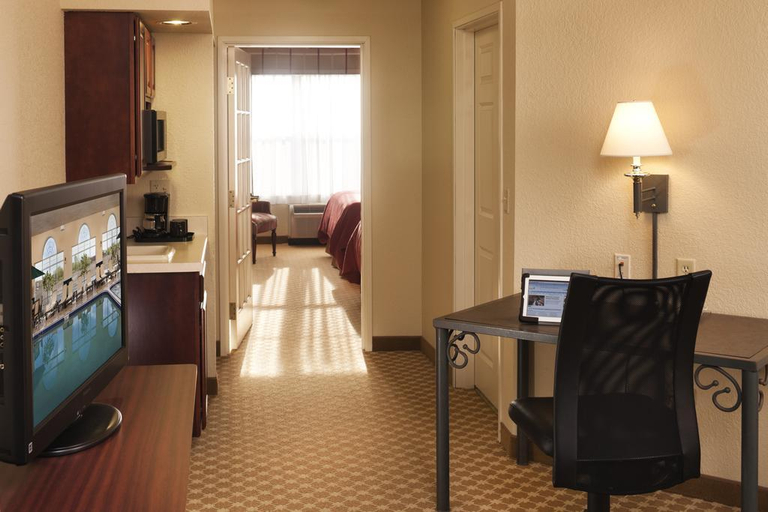 Exterior & Views 2, Country Inn & Suites by Radisson, Milwaukee West (, Waukesha
