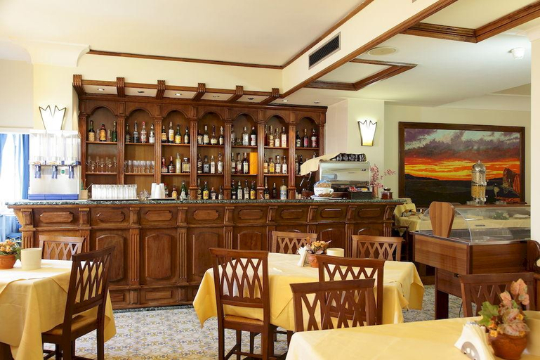 Food & Drinks 3, Megamare, Napoli