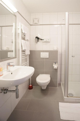Bathroom, Drei Kreuz, Salzburg