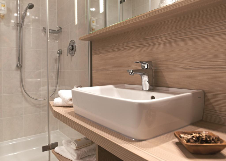 Bathroom 4, Weinberghotel Edelacker, Burgenlandkreis