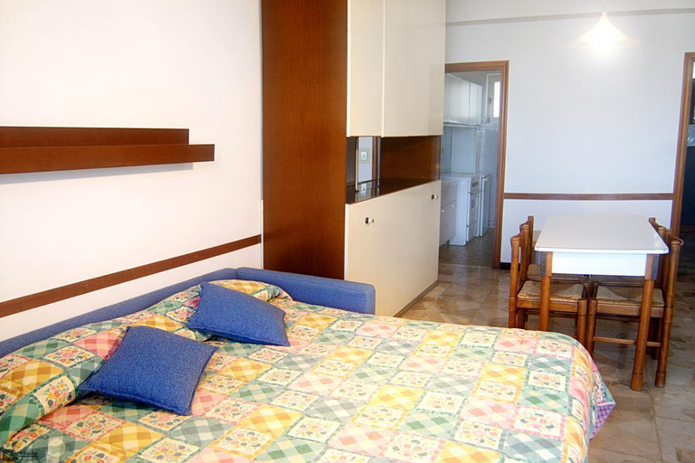 Bedroom 2, Residence Sole, Savona
