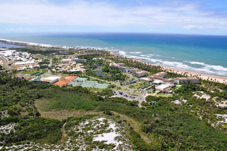 Exterior & Views