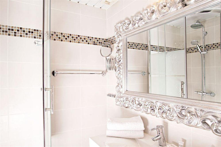 Bathroom 3, Hotel De Venise, Paris
