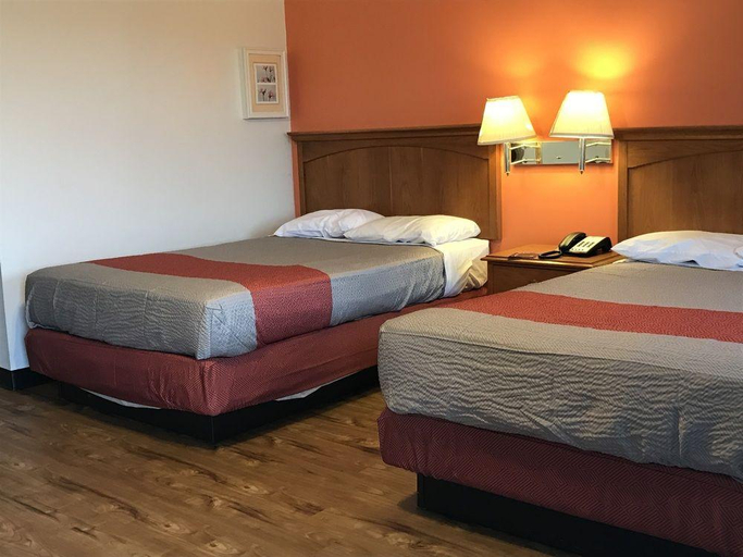 Bedroom 3, Motel 6 Front Royal, Warren