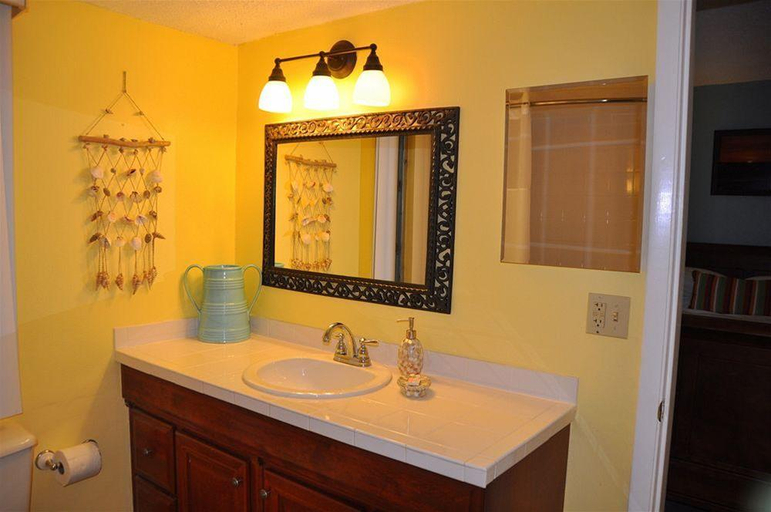Bathroom 4, Lido Islander Inn and Suites, Sarasota