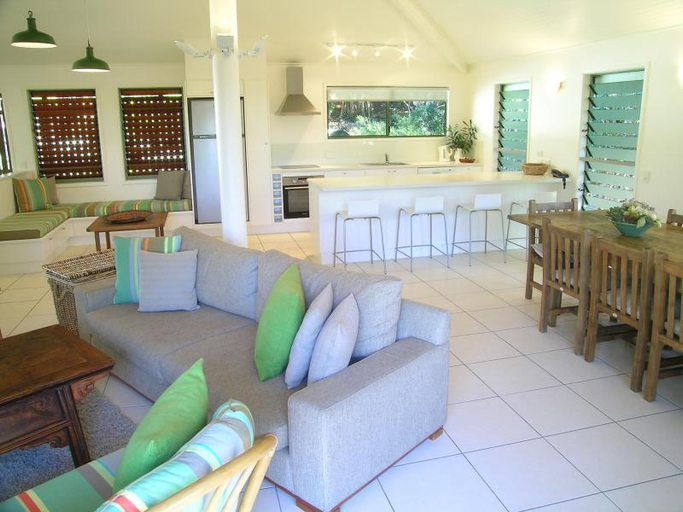 Public Area 2, The Retreat Beach Houses Peregian Beach, Noosa - Sunshine-Peregian