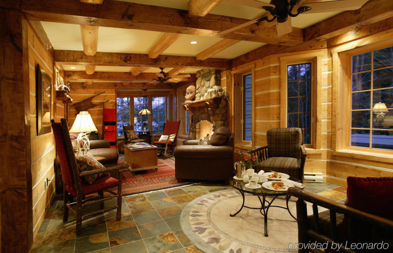 Public Area 2, Ripplecove Lakefront Hotel, Memphrémagog