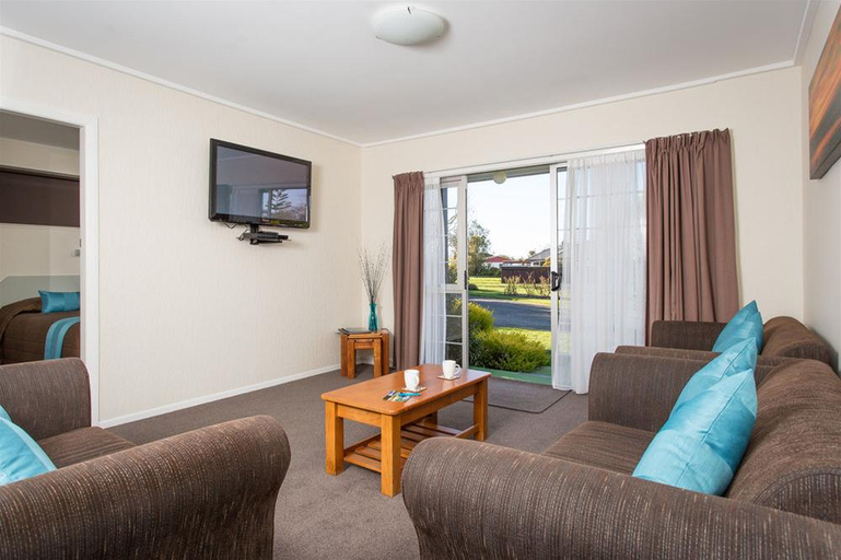 Others 5, The Park Motel, Tasman