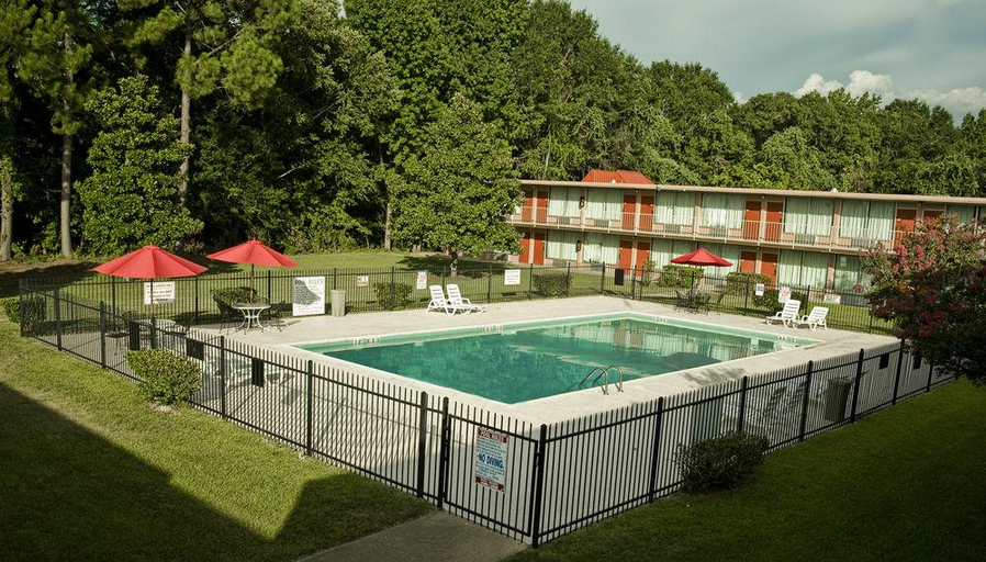 Sport & Beauty 5, Express Inn Suites Palestine, Anderson