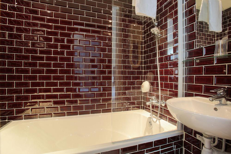 Bathroom 4, le Loiret, Paris